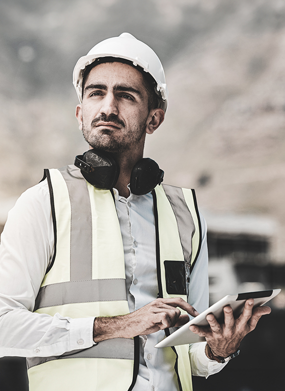 nevada-construction-manager-reviewing-a-construction-report-on-a-jobsite