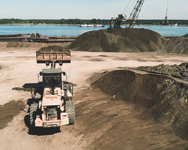 heavy-equipment-on-a-louisiana-construction-site