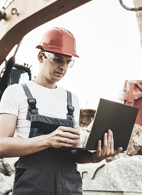construction-worker-in-idaho-reviewing-blueprints-on-a-tablet-for-the-meta-data-center